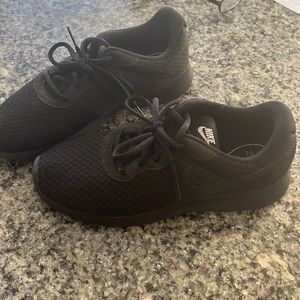 womens nike sneakers